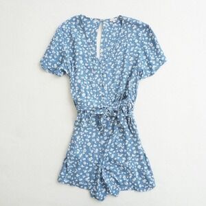 Rails Sophia Romper Medium Blue White Daisies Floral Tie Waist Short Sleeve